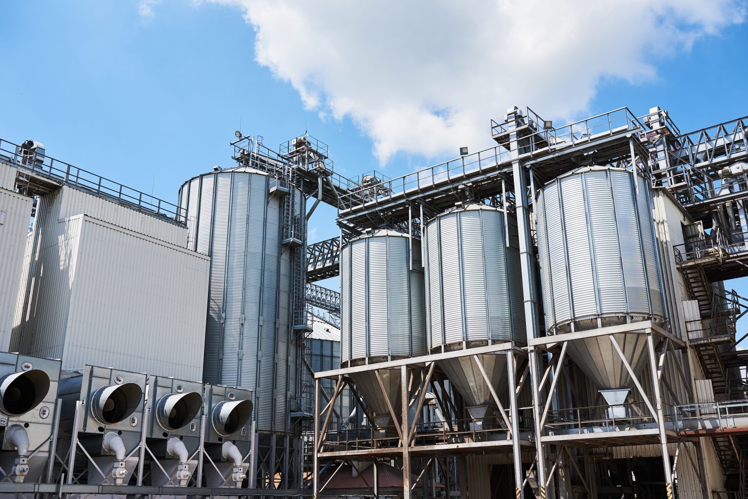 STEEL TANKS / STEEL SILOS | AM Industries Vietnam